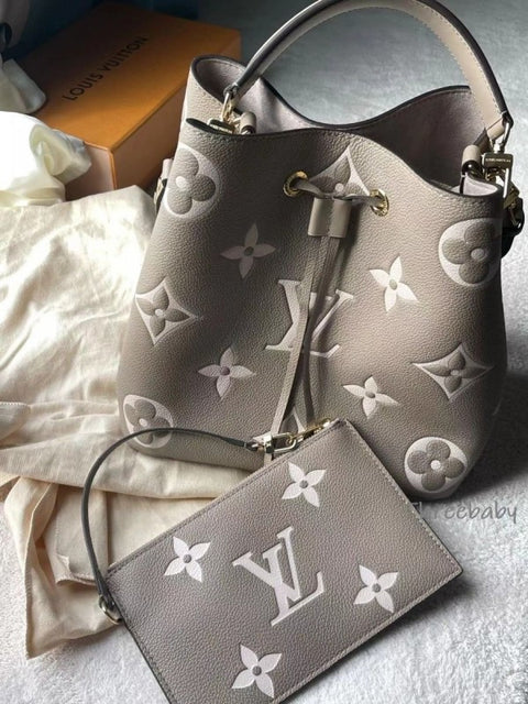 Louis-Vuitton Naone MM Bag Monogram 21