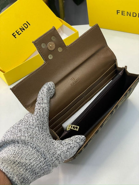 Fendi women wallet with box (8123)