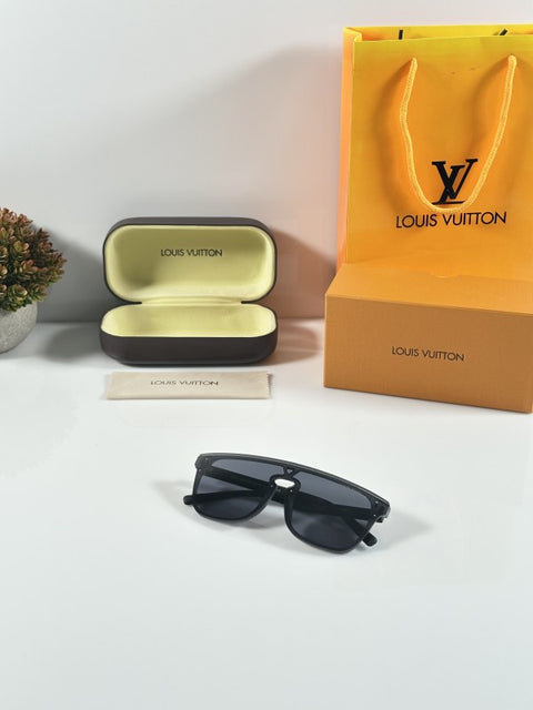 Louis Vuitton 1822 Grey Black